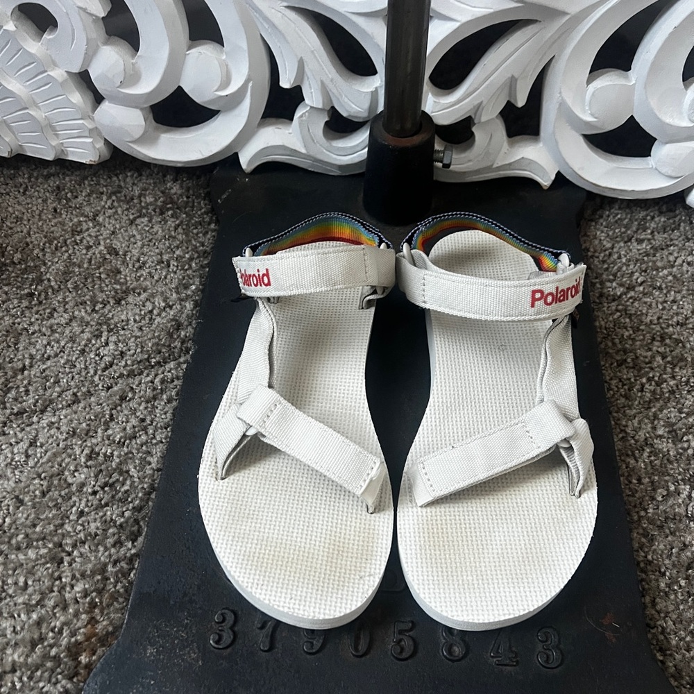 Teva | Polaroid White Strap Sandals size 9